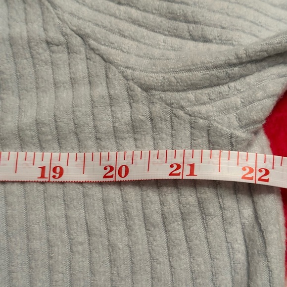 NWT Wildfox Tilda Oversized Light Blue Sweater - Picture 8 of 12